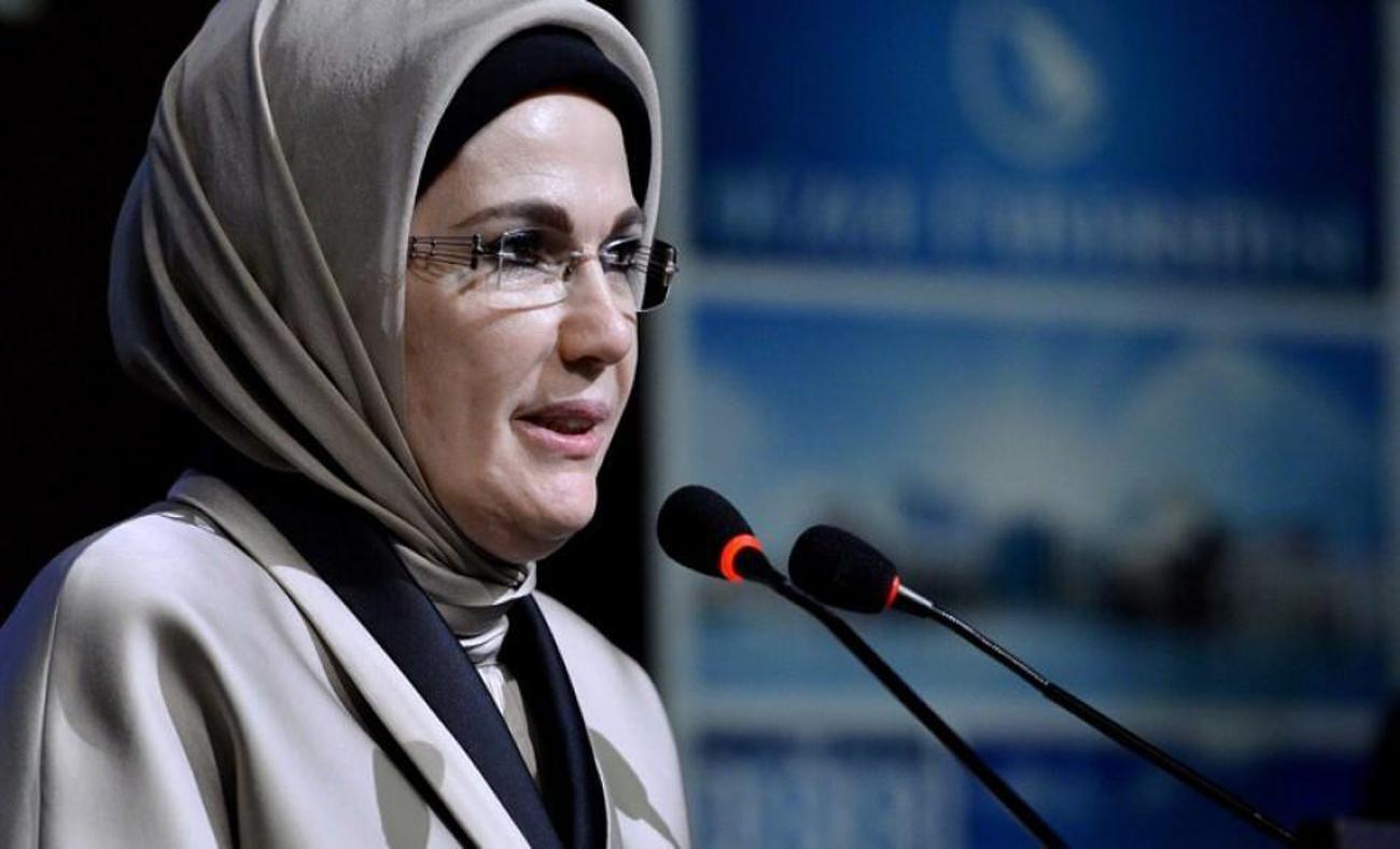 Emine Erdoğan'dan Ayşe Begüm Onbaşı'ya tebrik!