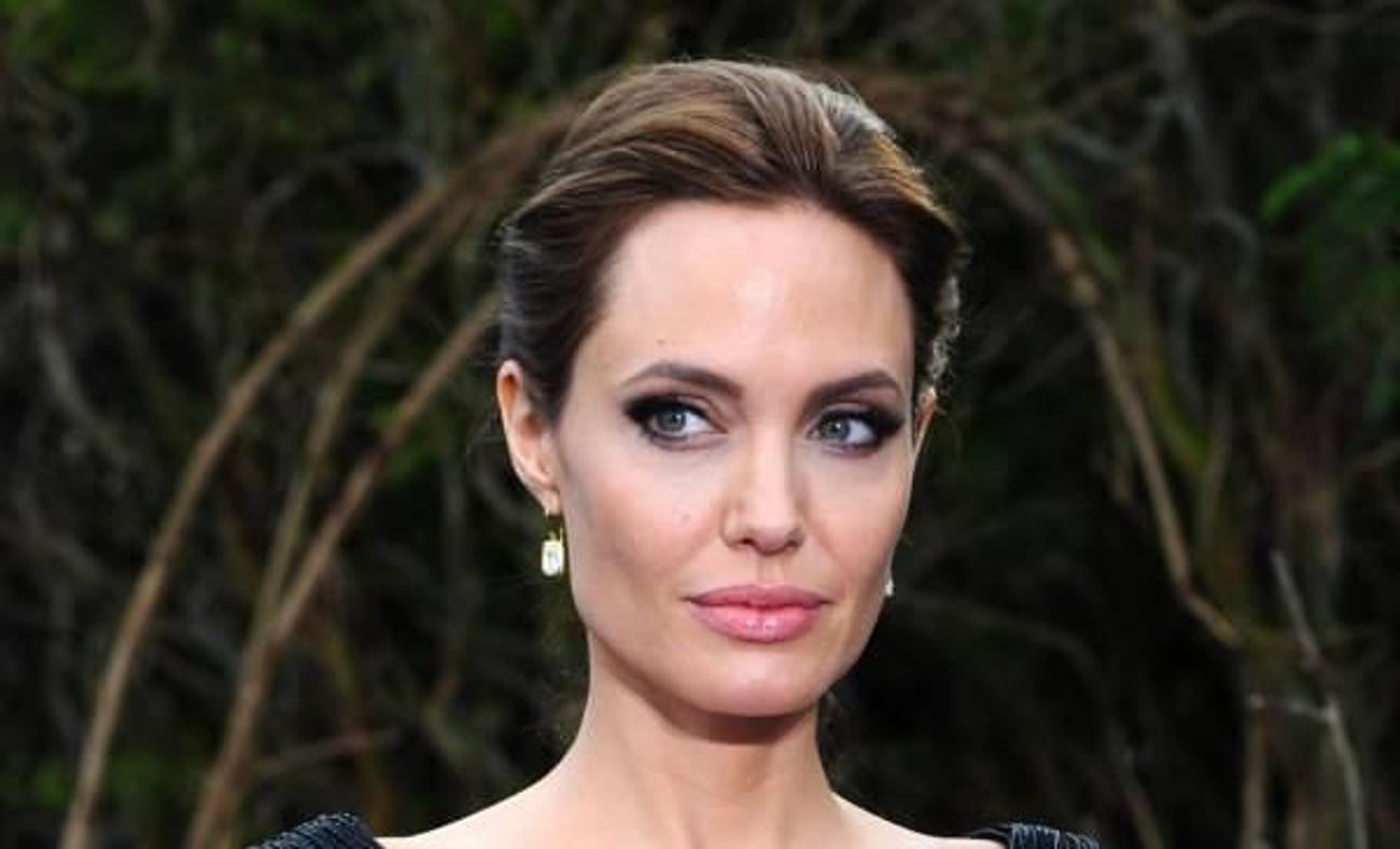 Angelina Jolie'nin ilk paylaşımı Afgan kızın mektubu oldu!