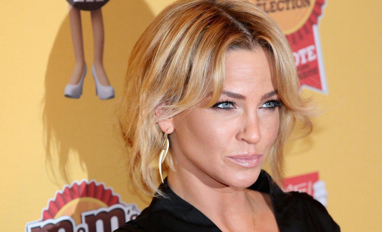Ünlü şarkıcı Sarah Harding kansere yenik düştü!