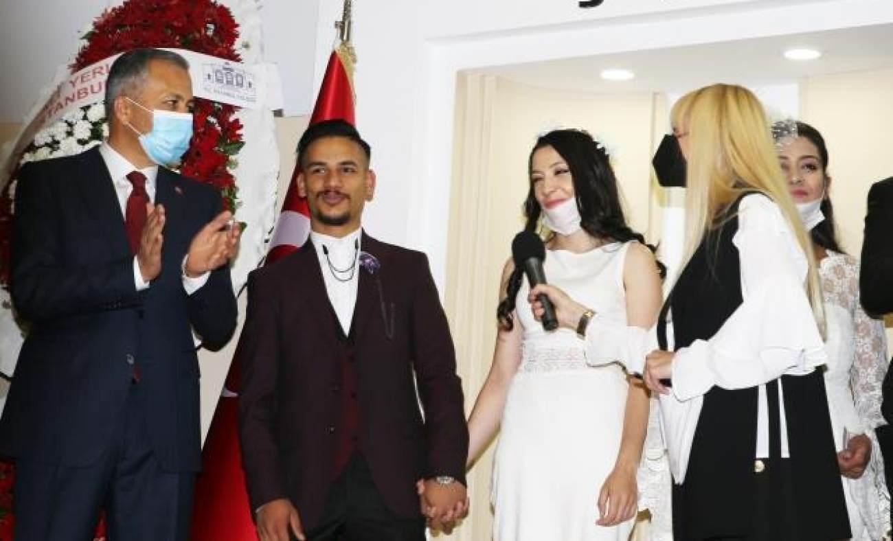 İstanbul Valiliğinin desteğiyle 13 Roman &ccedil;iftin nikahı kıyıldı