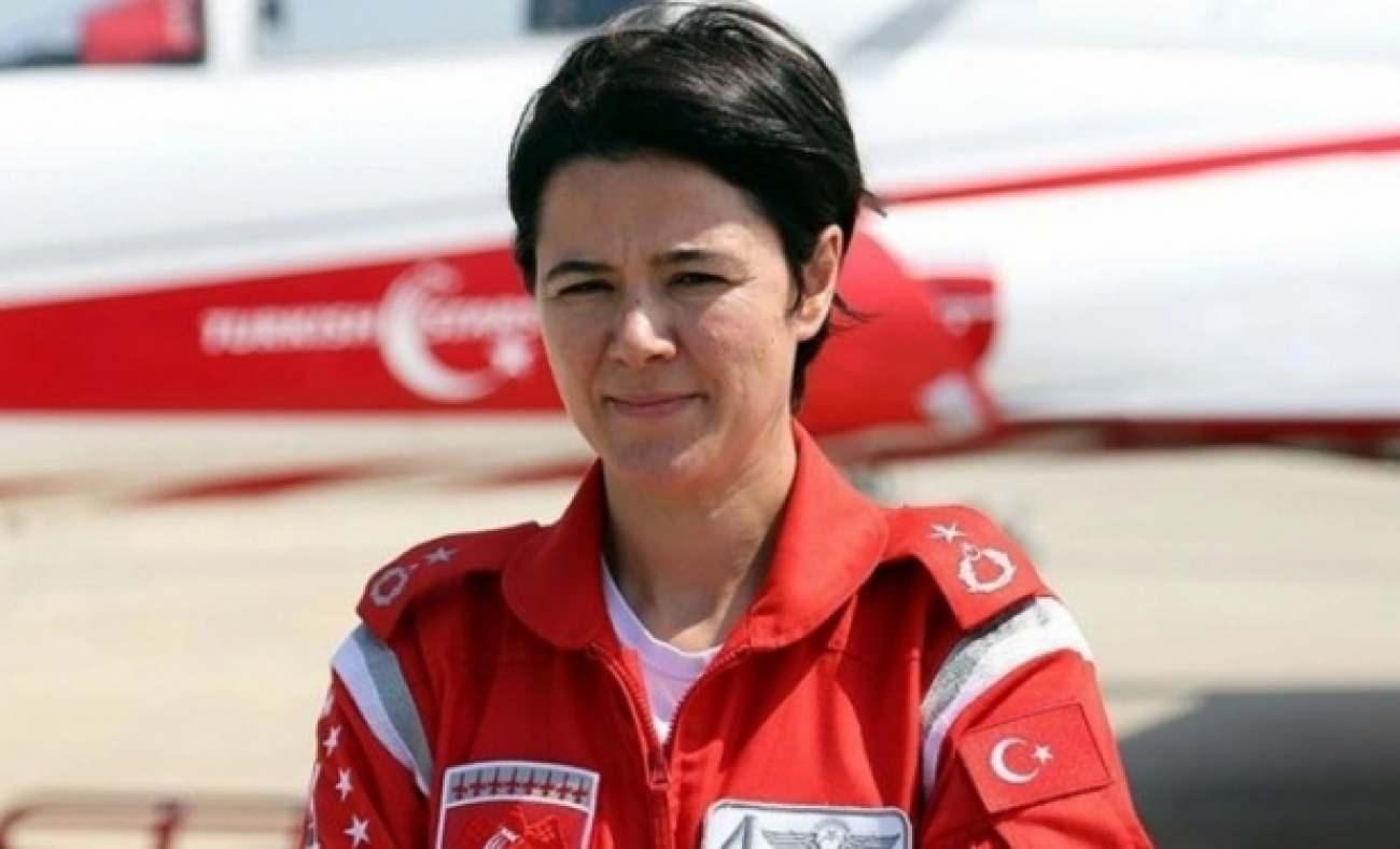 TSK'nın ilk kadın filo komutanı Esra Özatay, Hava Meydan Komutanı oldu
