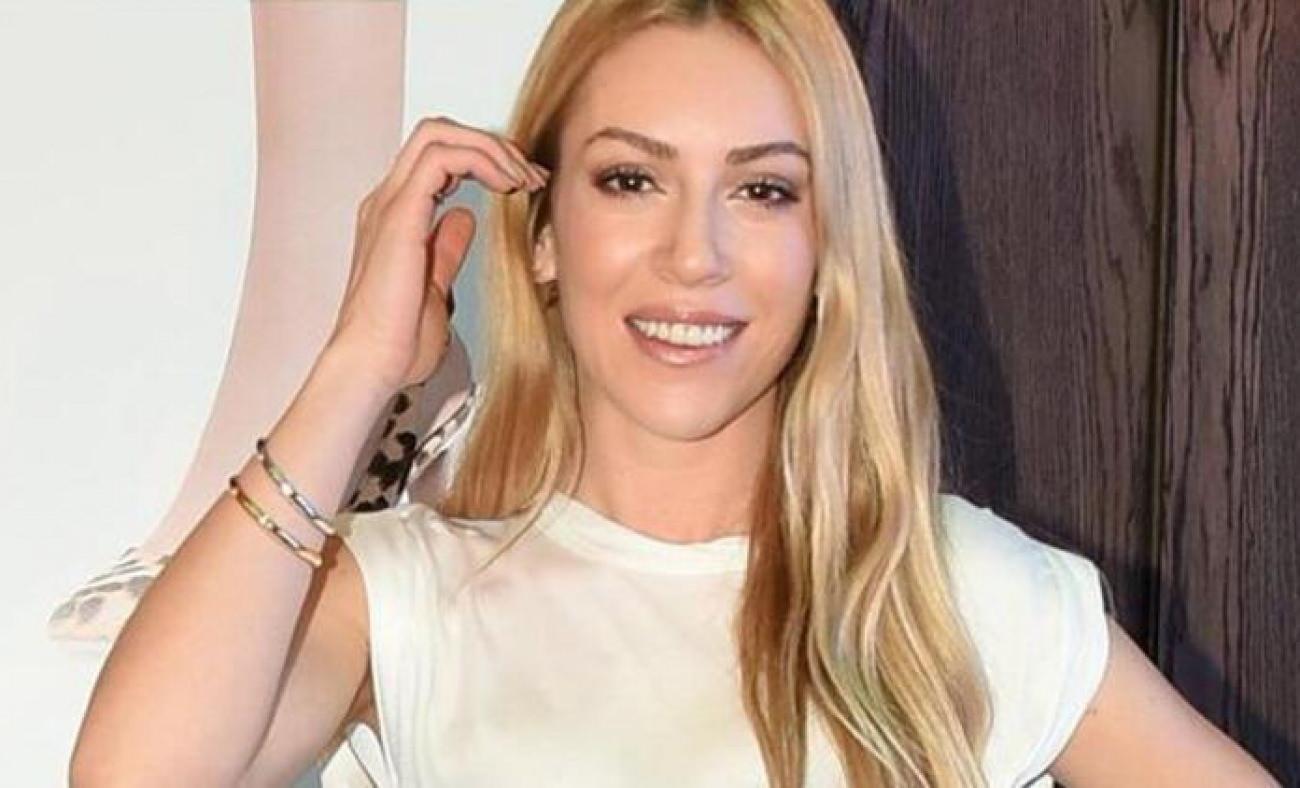 Doğum yapan Sinem Kobal'dan yeni poz!