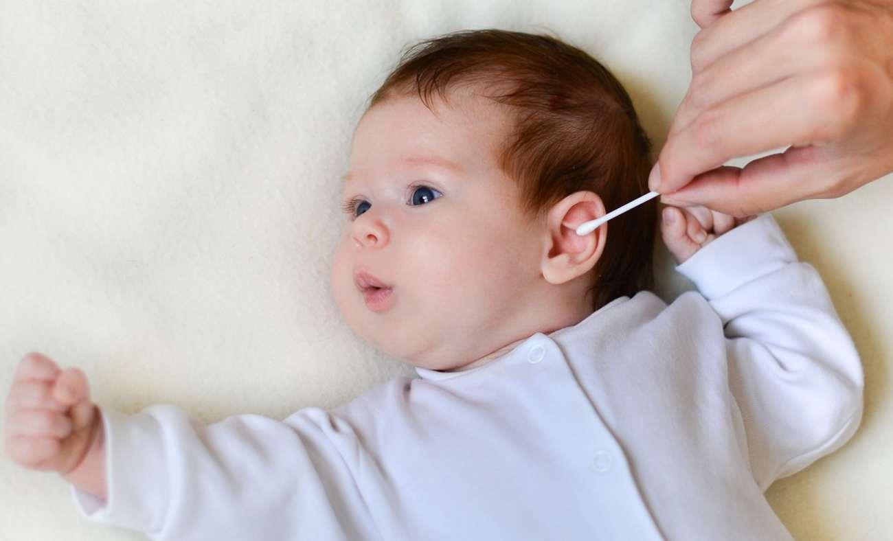 Bebeklerde kulak temizliği nasıl yapılır? Bebeklerde kulak çubuğu kullanımı