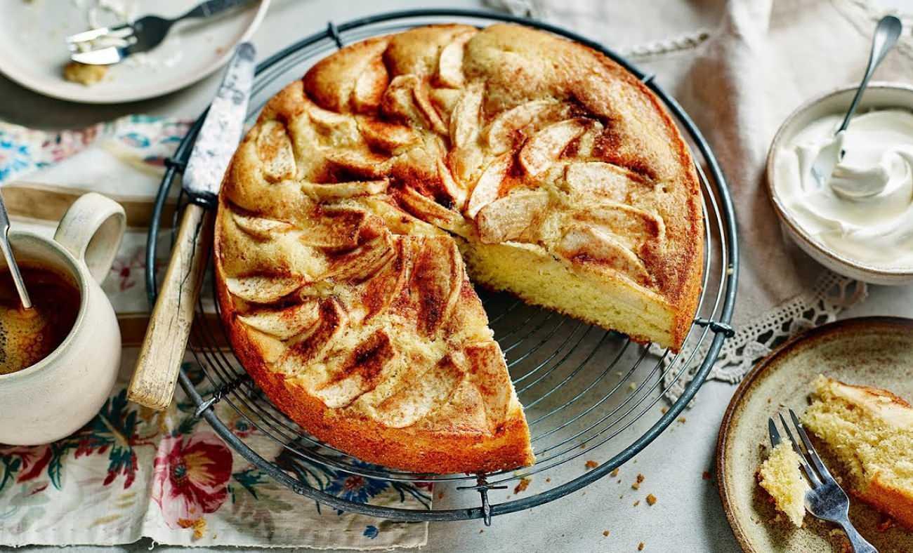 Ezberleri bozan muhteşem elmalı kek nasıl yapılır?