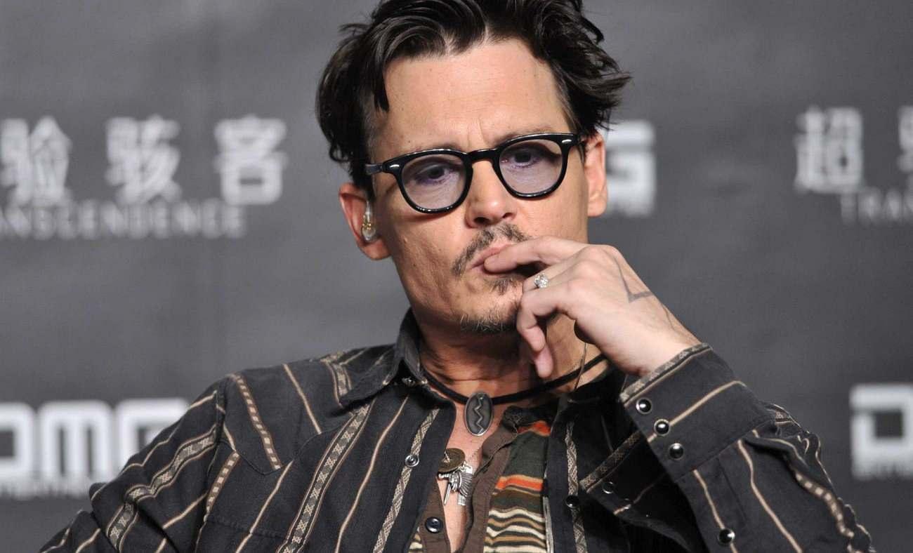 Şiddet davasında sonra Hollywood'tan kovulan Johnny Depp'e ilk iş!