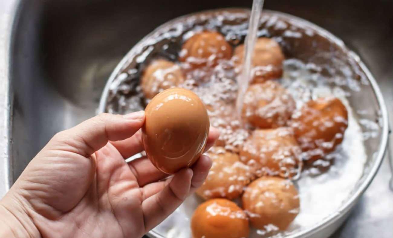 Tartışmalı konu: Yumurta yıkanmalı mı yıkanmamalı mı? Yumurta yıkanırsa ne olur?