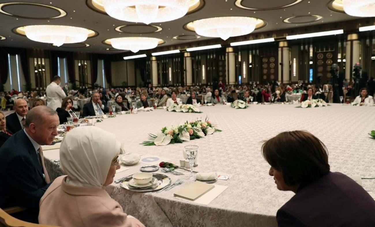 Cumhurbaşkanı Erdoğan ve Emine Erdoğan kadın muhtarlarla bir araya geldi
