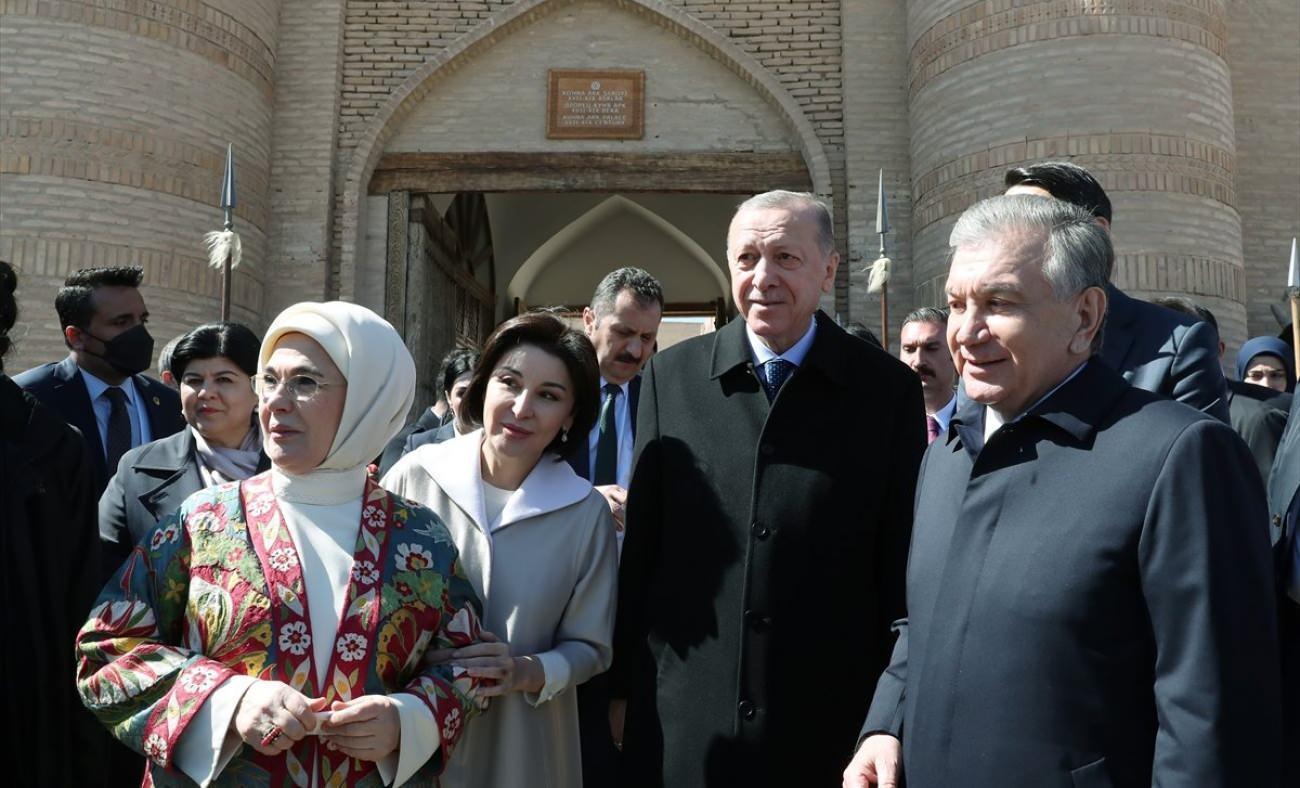 Cumhurbaşkanı Recep Tayyip Erdoğan ve eşi Emine Erdoğan'dan Özbekistan'a anlamlı ziyaret! 