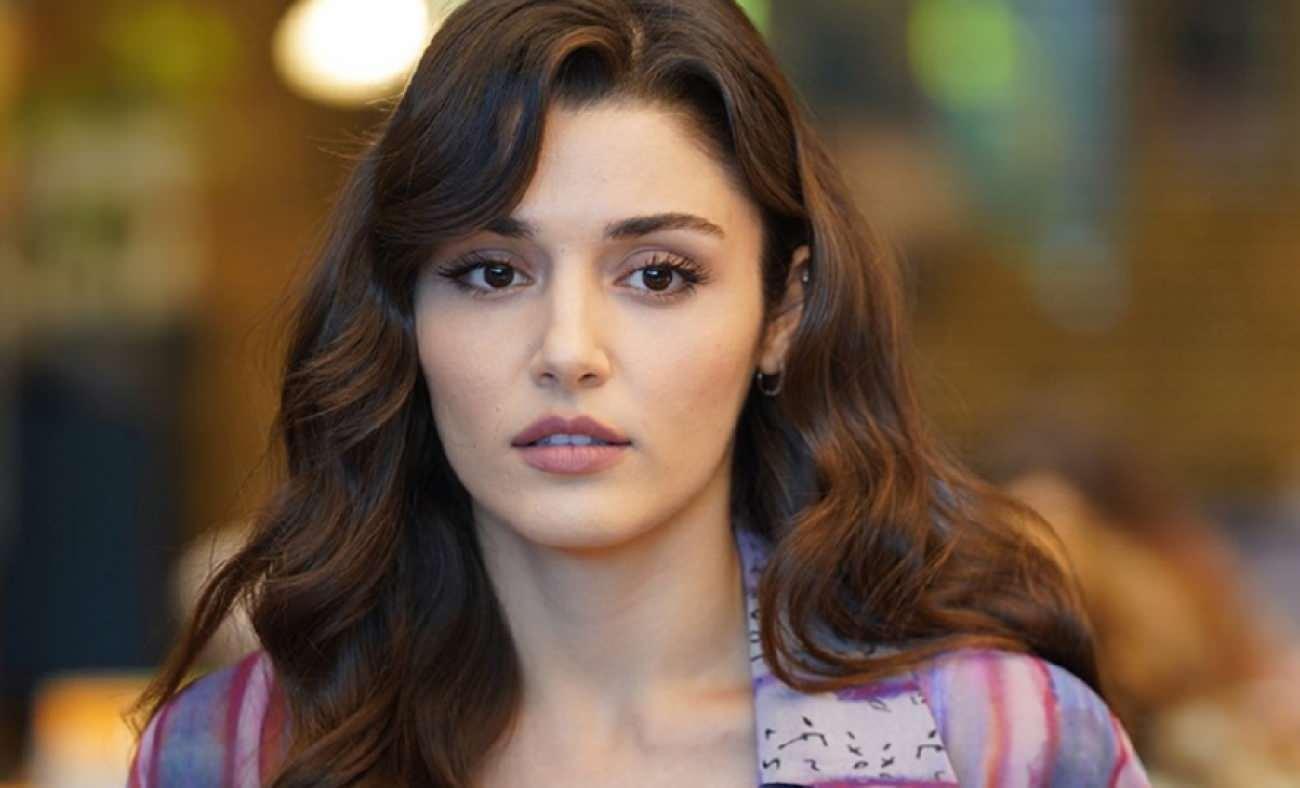 Hande Er&ccedil;el ailesiyle mavi tur yapmak i&ccedil;in paraya kıydı! 