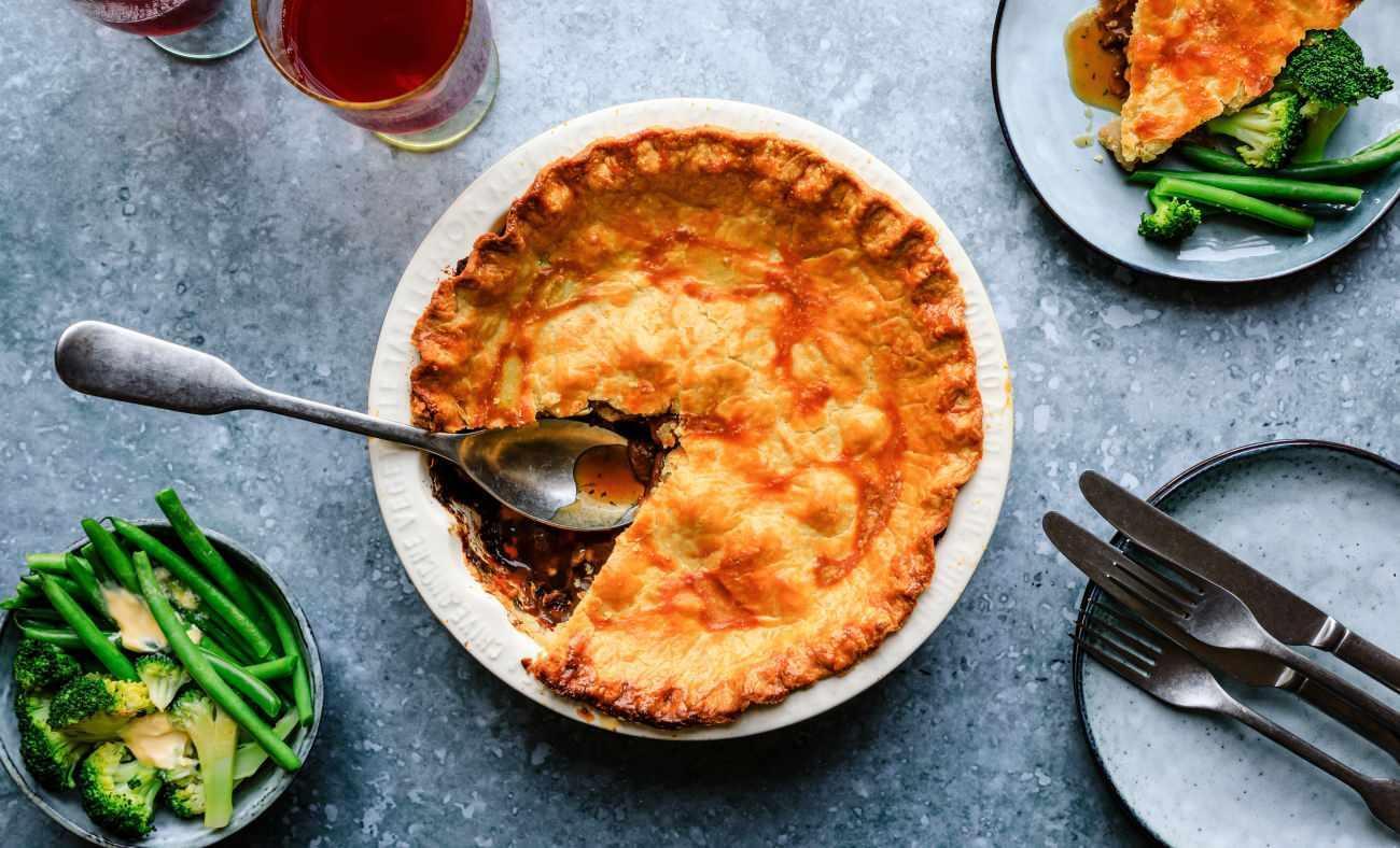 Masterchef Steak and kidney pie nasıl yapılır? Steak and kidney pie! Biftekli böbrekli tarifi