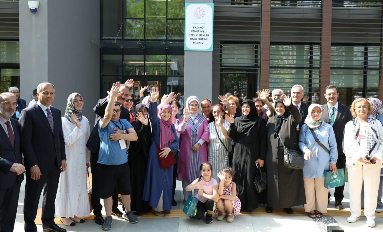 Emine Erdoğan engelli bireylerin aileleriyle bir araya geldi!