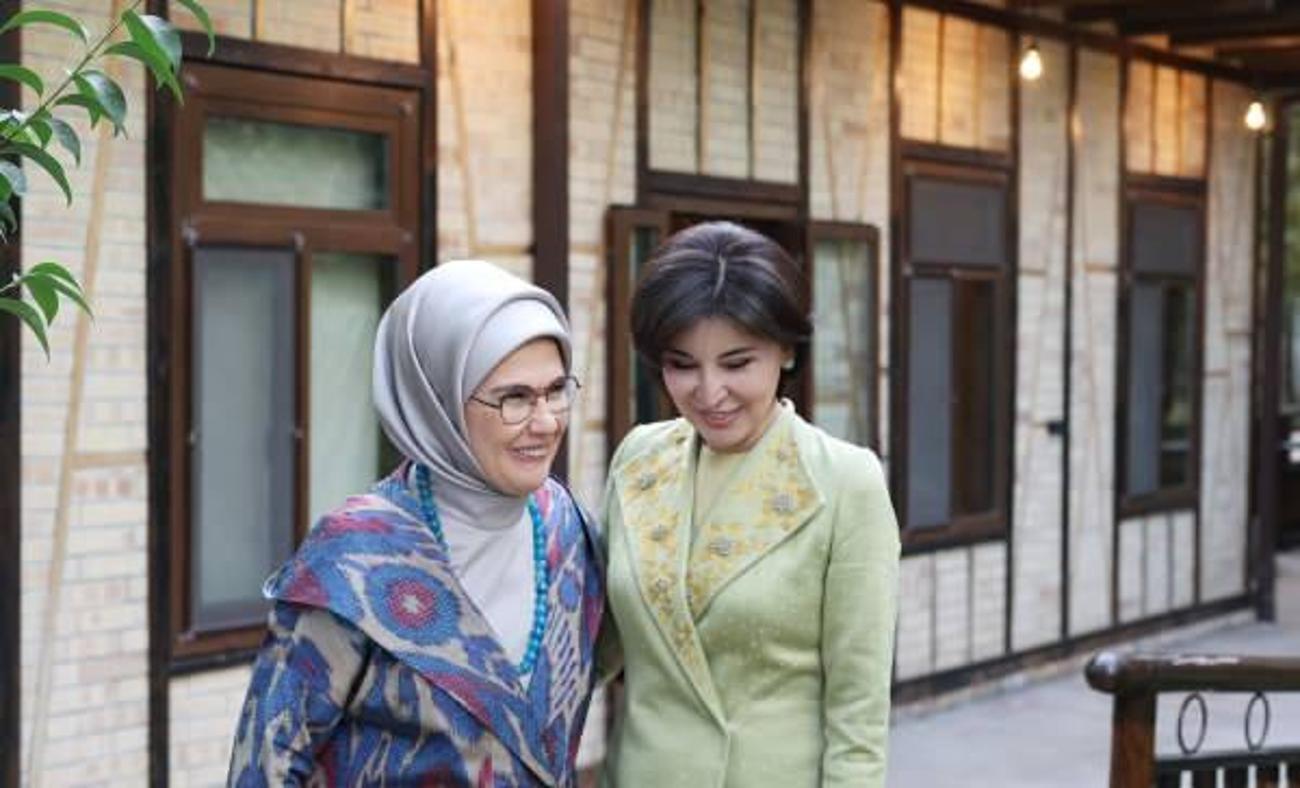 Emine Erdoğan Özbekistan'daki Kağıt Fabrikası'nı ziyaret etti!
