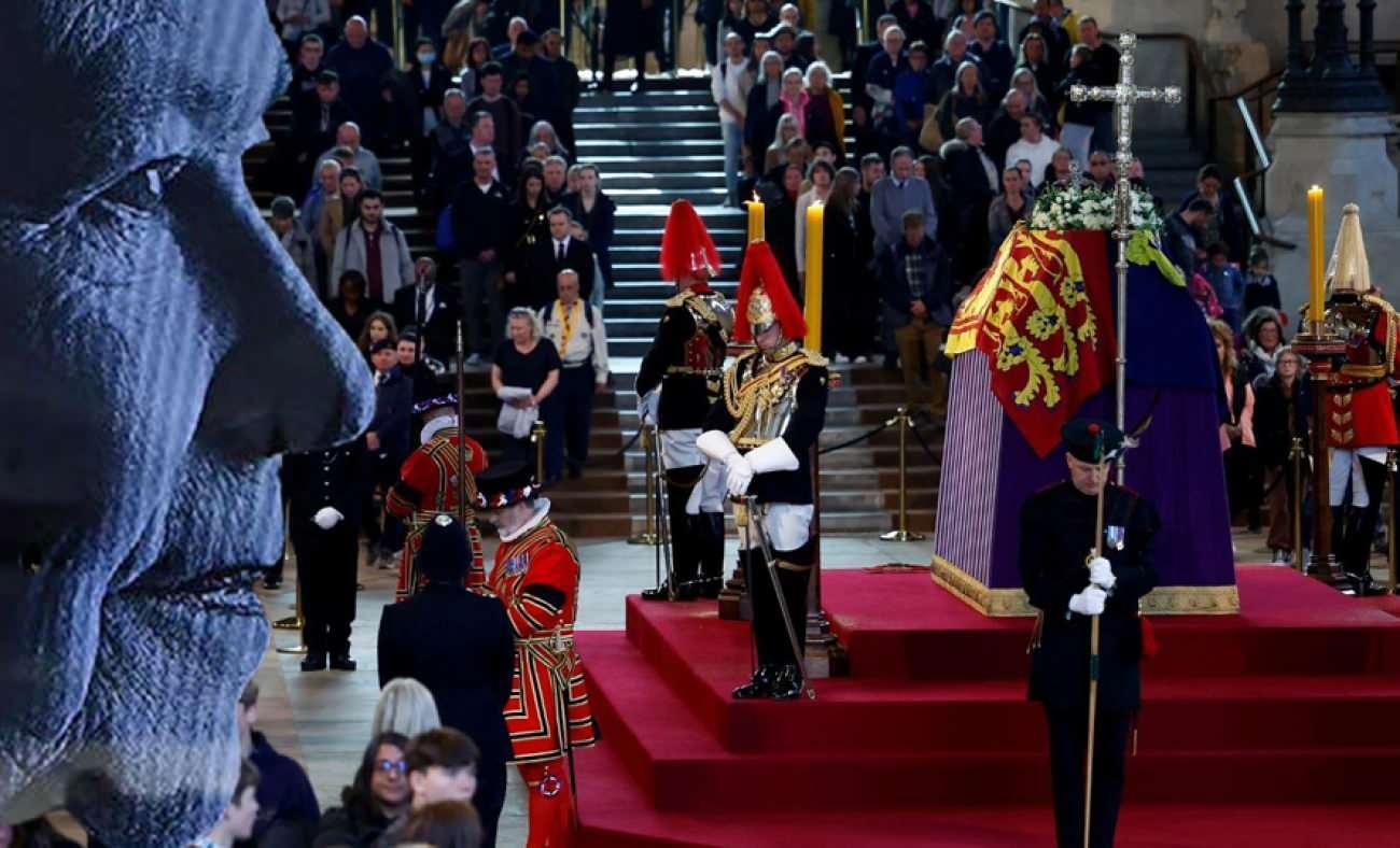 70 yıllık hükümdarlığa veda vakti! Kraliçe II. Elizabeth son yolculuğuna uğurlanıyor