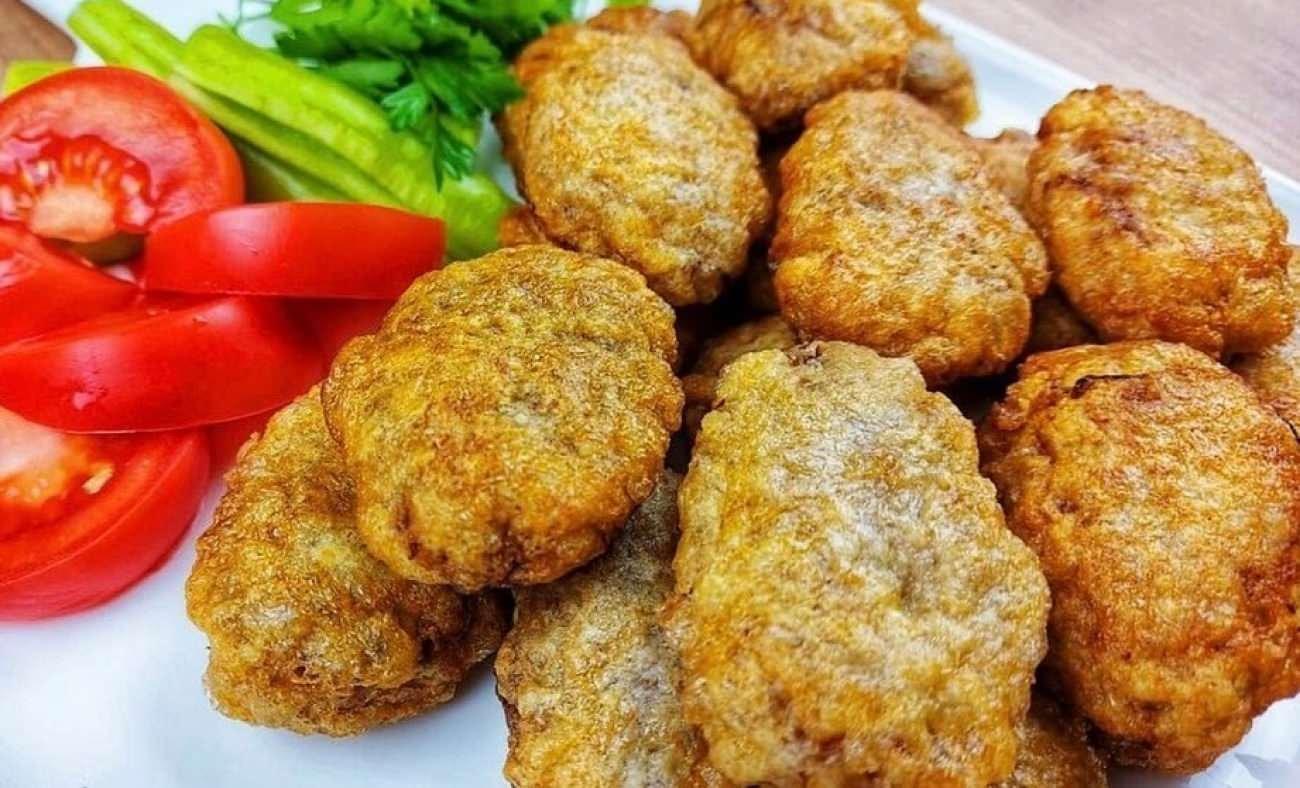 Lokanta usulü tavuk kıymasından kadınbudu köfte nasıl yapılır?
