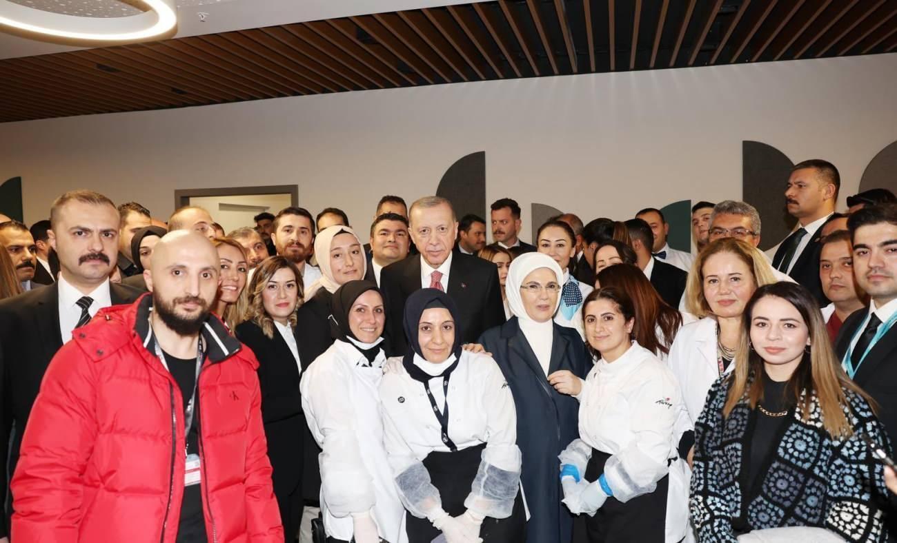 Emine Erdoğan’dan sıhhat çalışanlarıyla iftar paylaşımı geldi