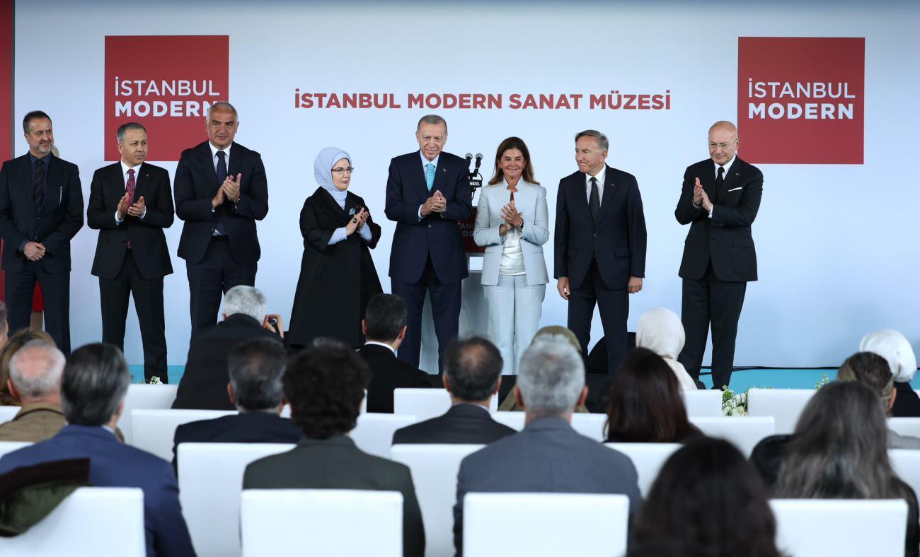 Emine Erdoğan İstanbul Modern’in yeni binasından duyurdu: İyi olmasını diliyorum!