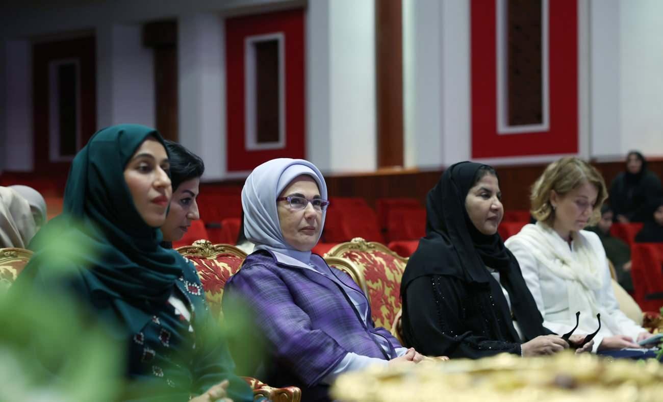 Emine Erdoğan Birleşik Arap Emirlikleri'nde Kadınlar Genel Birliği’ni ziyaret etti