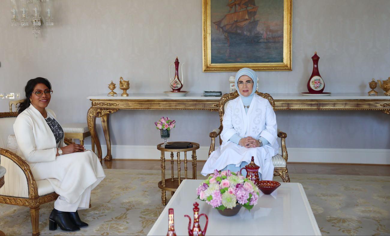Emine Erdoğan Malcolm X'in kızı İlyasa Şahbaz ile bir araya geldi