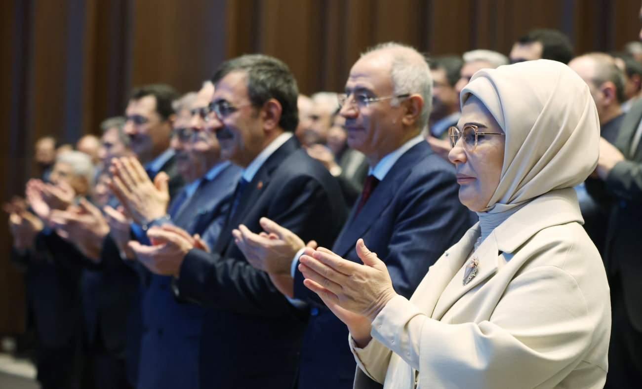Emine Erdoğan AK Parti Kongre Merkezi'nin açılışına katıldı! "Milletimizin geleceği için"