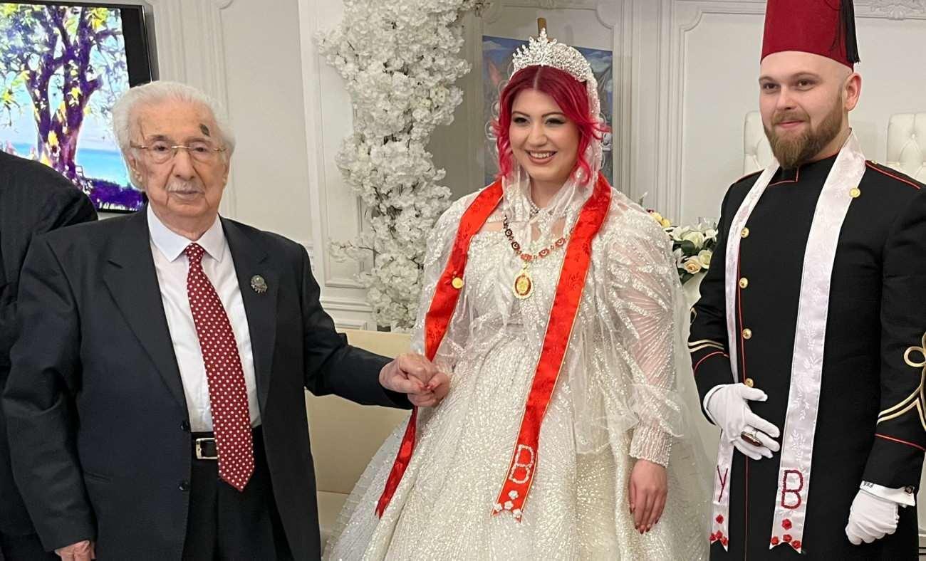 Osmanlı Hanedanı'nın mutlu günü! Berna Sultan Osmanoğlu dünyaevine girdi