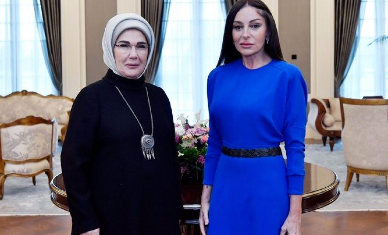 Emine Erdoğan, Mihriban Aliyeva ile bir arada! "Dostum Mihriban Aliyeva ile..."