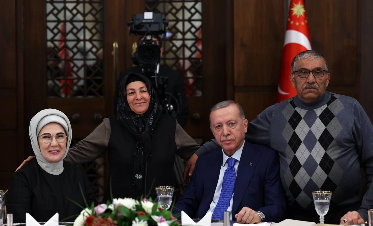 Emine Erdoğan'dan Ramazan paylaşımı! "İlk orucumuzu şehitlerimizin aileleriyle açtık" 