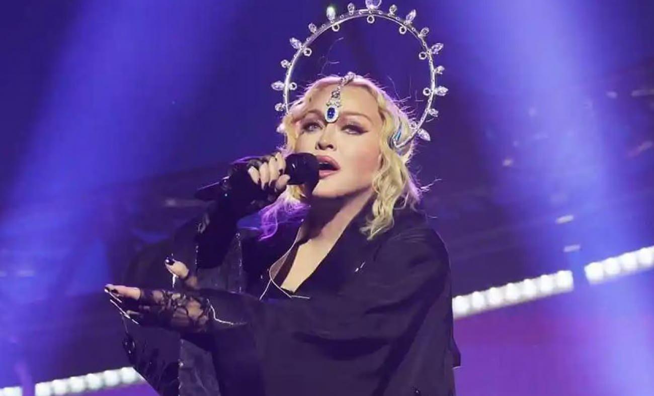 Madonna tekerlekli sandalyedeki hayranına 'Neden oturuyorsun' dedi! Ortalık karıştı