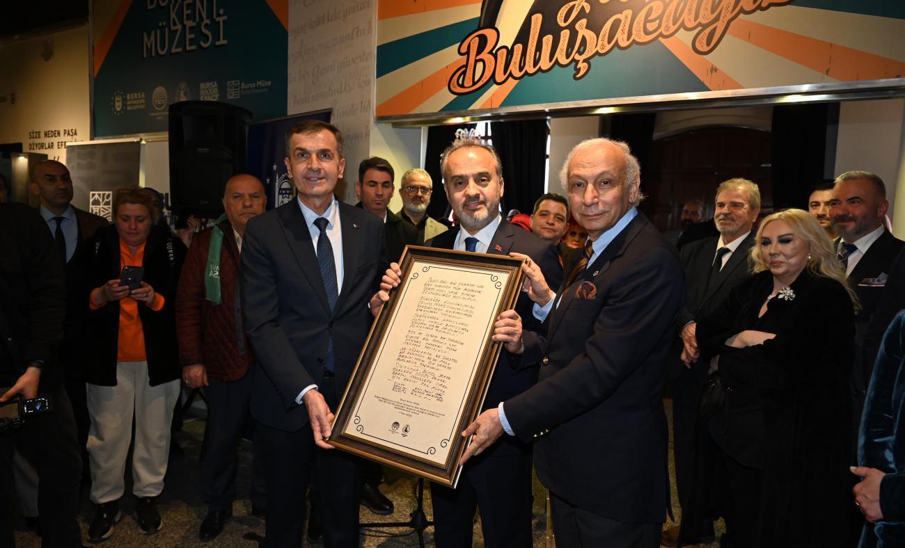 Zeki Müren sergisi Bursa'da açıldı!