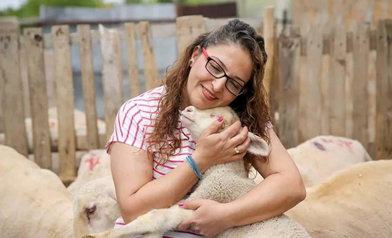 Gıda teknikeri Hatice Atak devlet desteğiyle çiftlik kurdu!