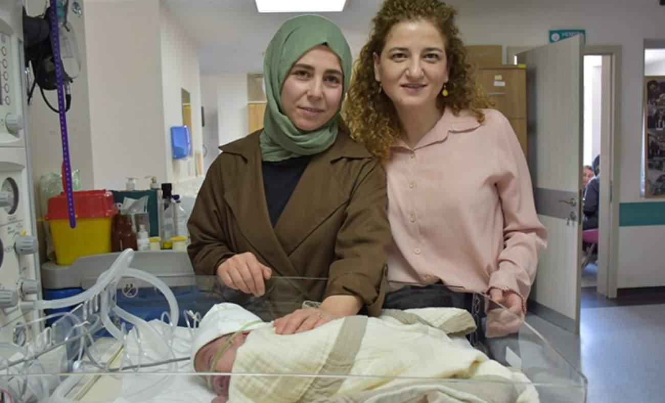 25 haftalık doğan bebek hayata tutundu! K&ouml;k h&uuml;cre tedavisi uygulandı