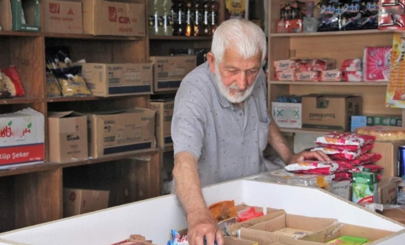 Perşembe'nin Sembolü: 90 Yaşındaki Kamil Amca