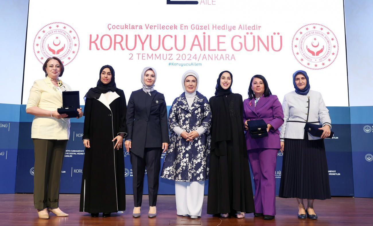 Cumhurbaşkanı Erdoğan'ın Eşi Emine Erdoğan, Koruyucu Aile Günü'nde Vali Eşleriyle Buluştu