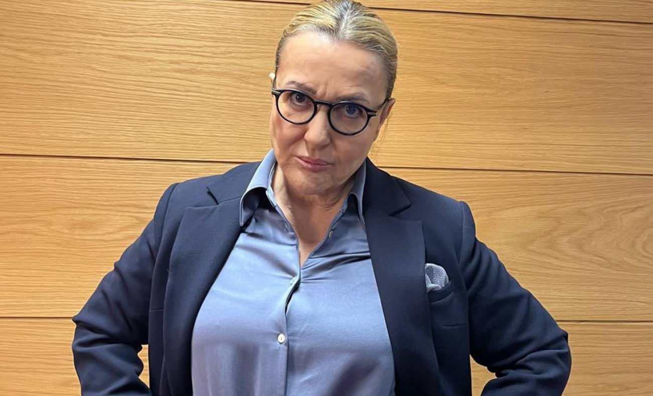 Usta oyuncu Sumru Yavrucuk'tan sürpriz haber! Emniyet müdürü oldu
