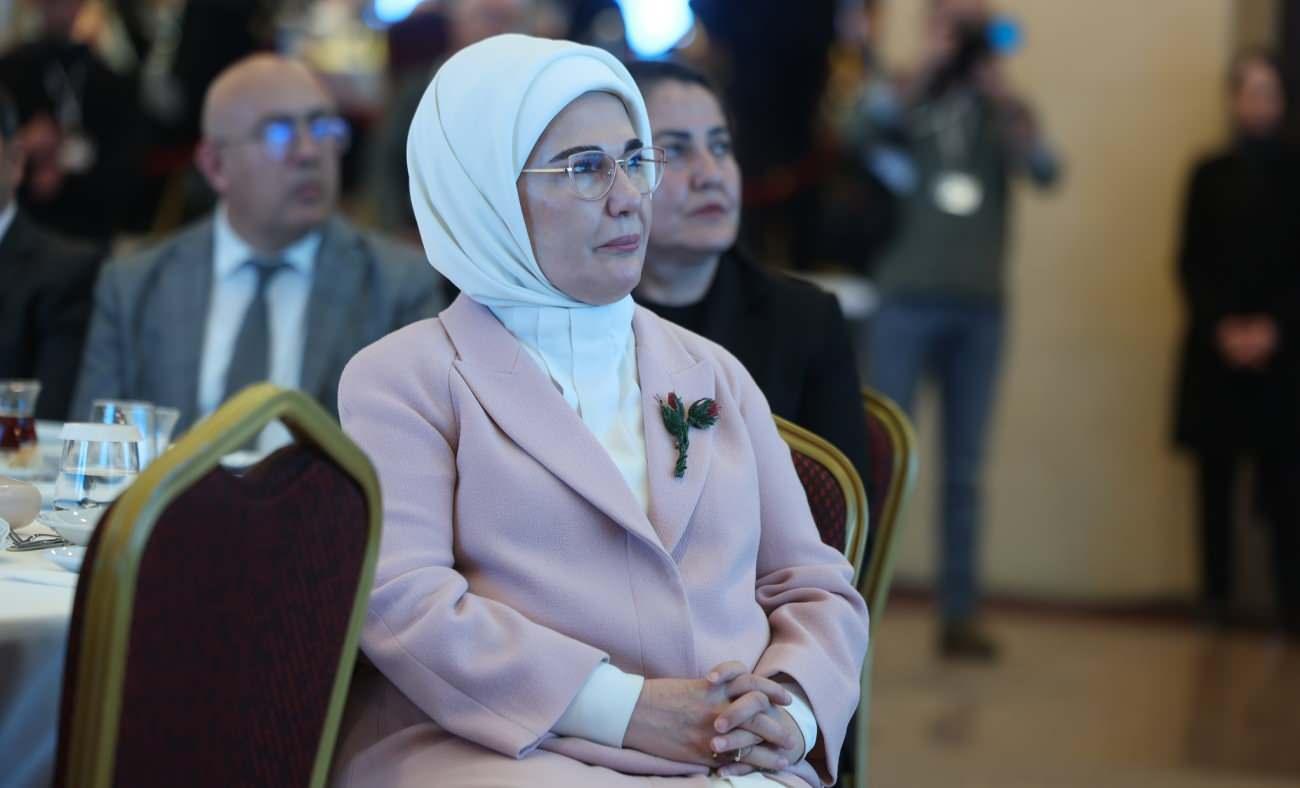 Emine Erdoğan'dan Aşure Günü paylaşımı! "Feyzi kalplere şifa olsun"