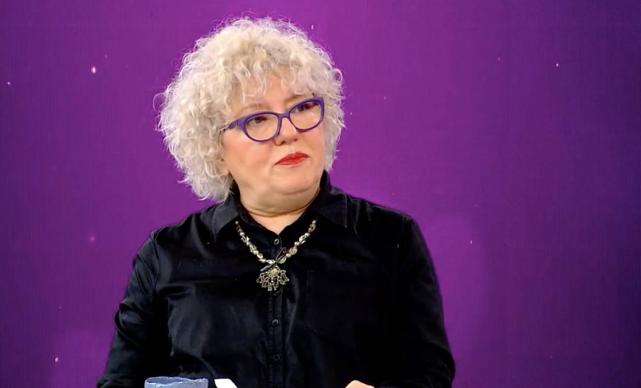 Tiyatro ve dizi oyuncusu Ayşenil Şamlıoğlu ameliyat oldu!
