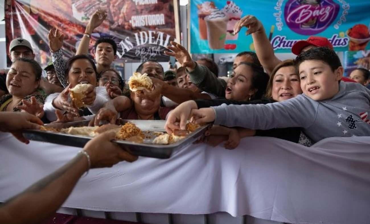 Sandviçte yeni dünya rekoru kırıldı! Meksika’da 76 metrelik Torta sandviçi