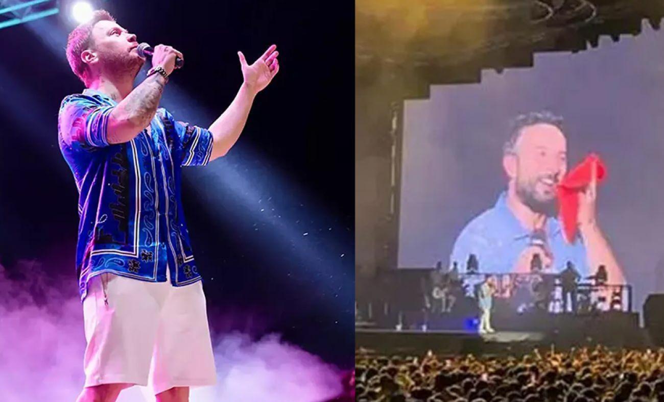Sinan Akçıl'dan Tarkan'a 'ter' döktüren gönderme: Ben size yalnızca çiçek atarım!