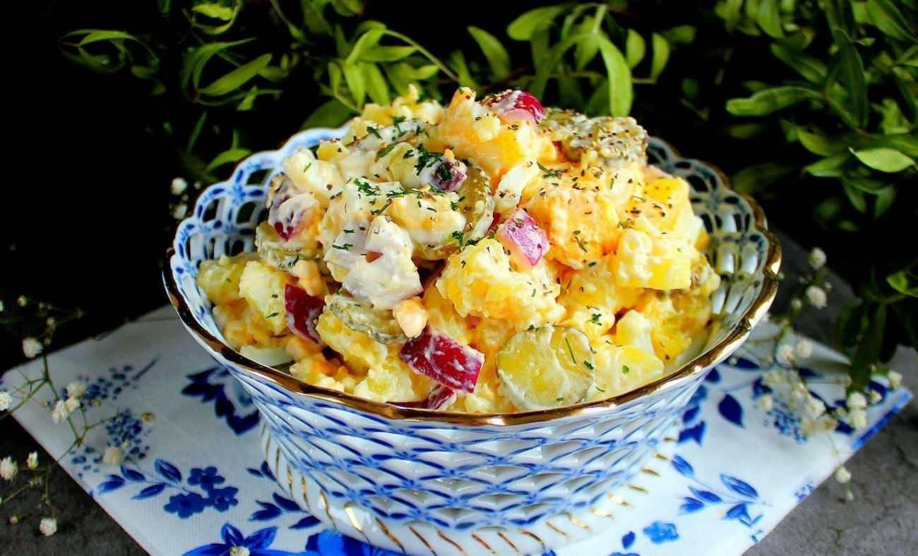 Meğer patates salatasının en lezzetli haliymiş! Yedikçe yediren bavyera usulü patates salatası