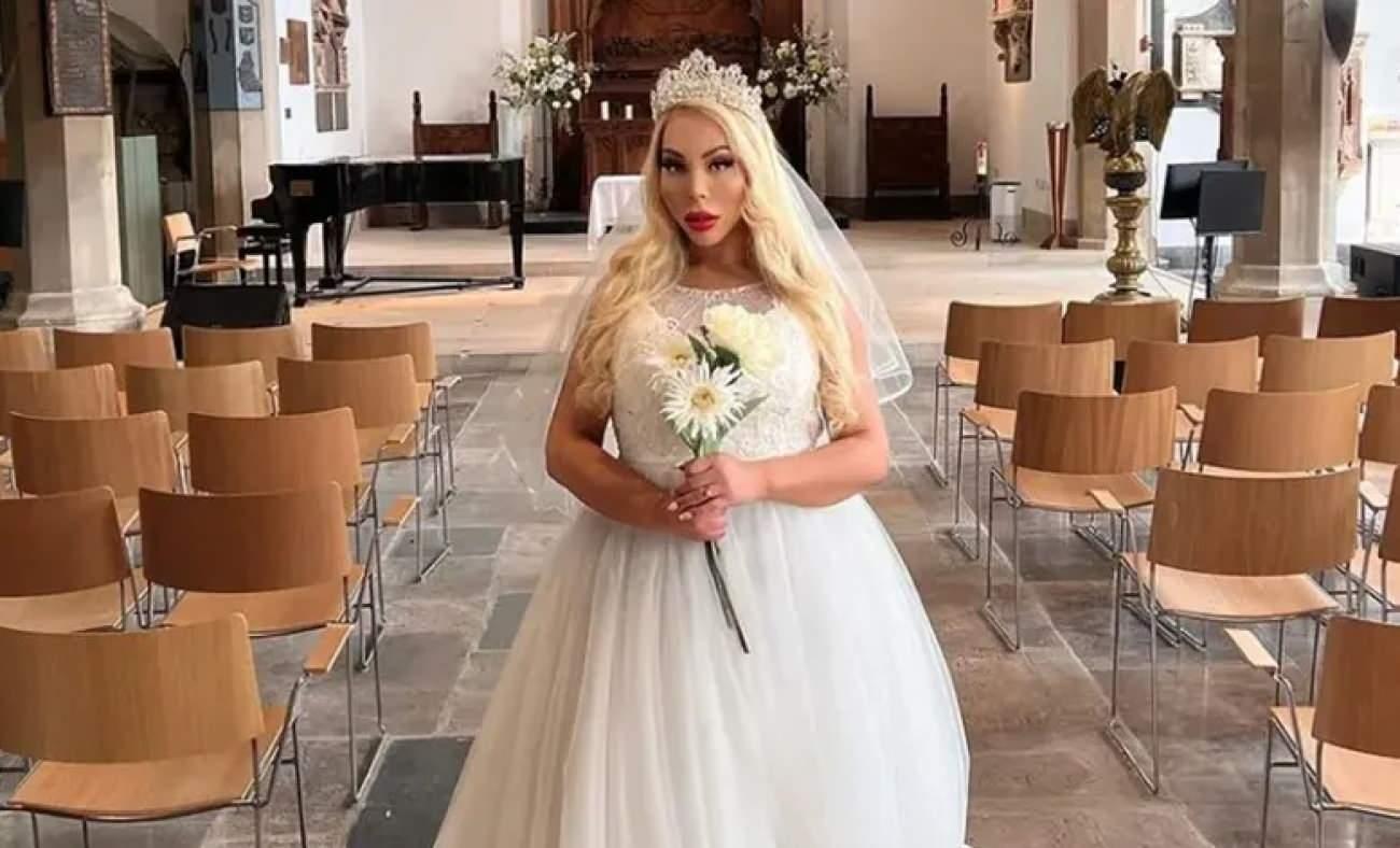 'Kendi kendine gelin güvey olmak' bu olsa gerek! Kendisiyle evlenen kadın boşandığını açıkladı