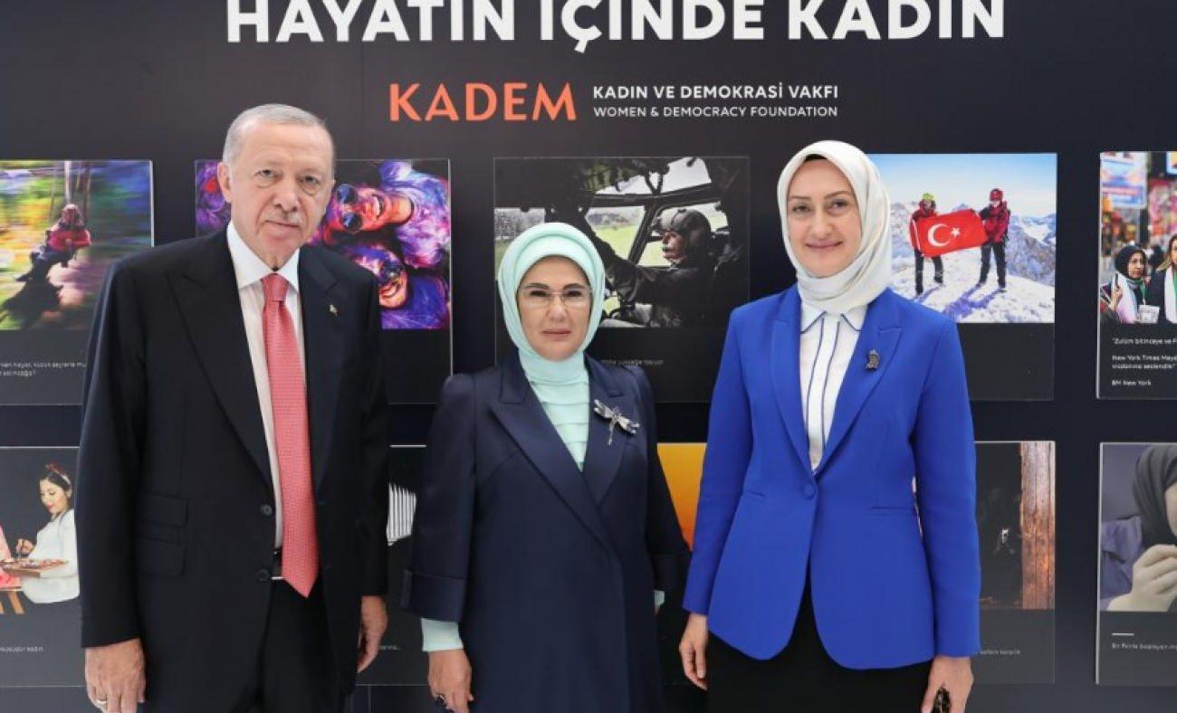 Cumhurbaşkanı Erdoğan ve eşi Emine Erdoğan New York'ta KADEM'in fotoğraf sergisini gezdi