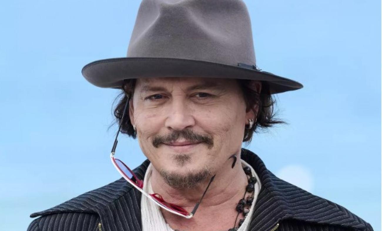 Johnny Depp'ten yürekleri ısıtan hareket! Hastanede yatan çocuklar için bakın ne yaptı