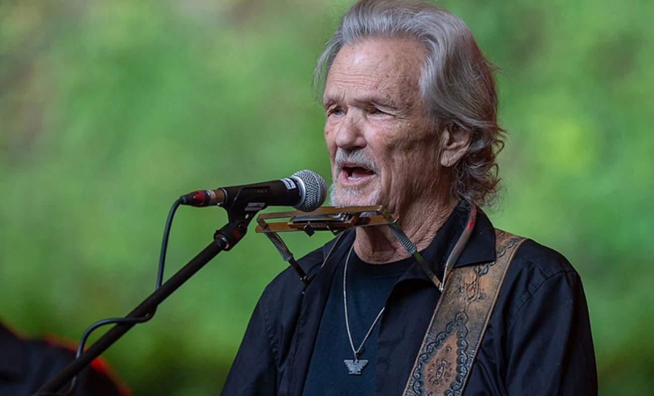 Kris Kristofferson sanat&ccedil;ı değil efsaneydi: Vatikan'a kafa tuttu, Filistin'i asla unutmadı