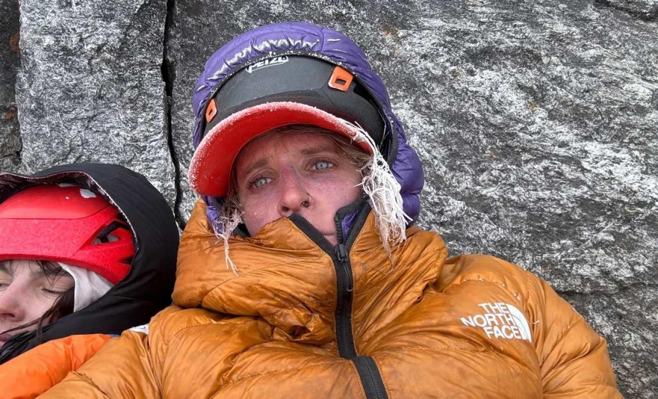 Himalayalar'da felaketi yaşadılar! Günlerce kurtarılmayı beklediler: Dağdan aşağı düşüyordu...