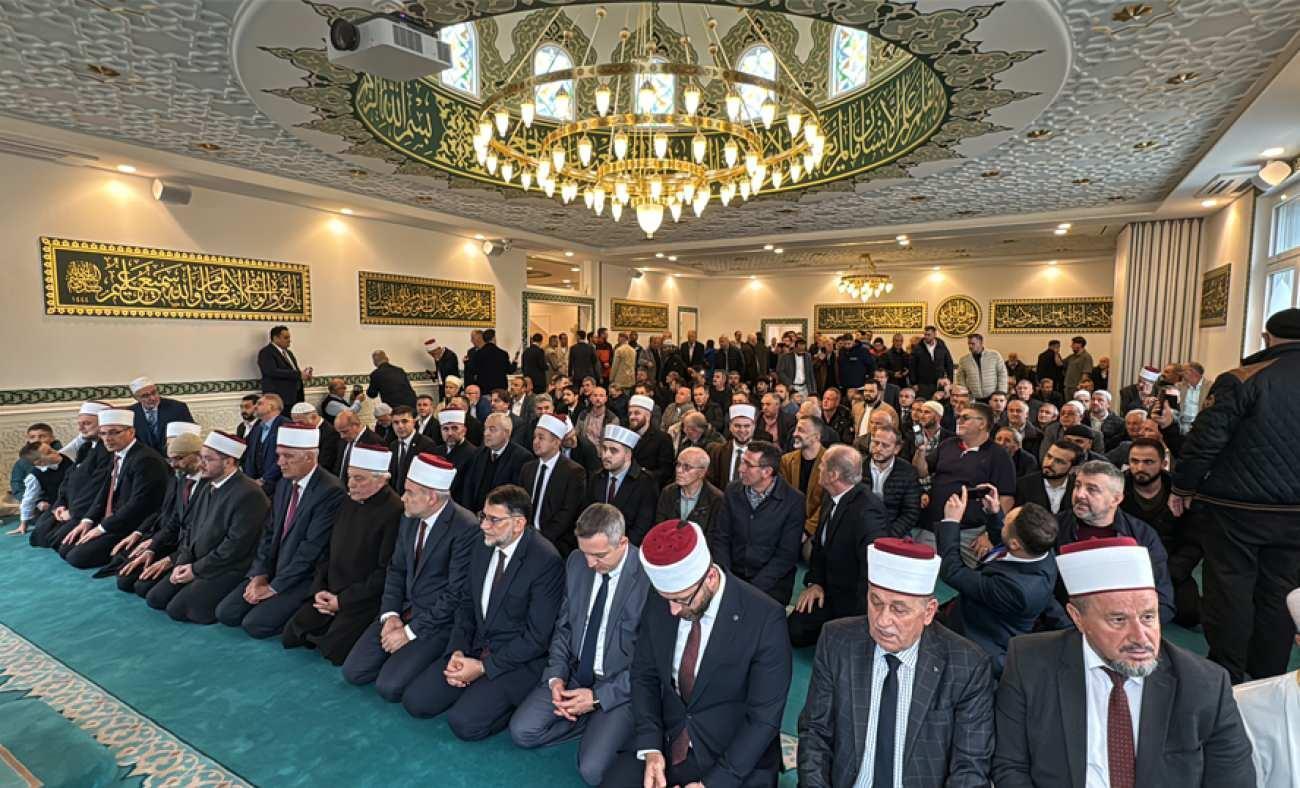 İsvi&ccedil;re Bern'deki ilk cami ibadete a&ccedil;ıldı! Sel&ccedil;uklu mimarisi izlerini taşıyor