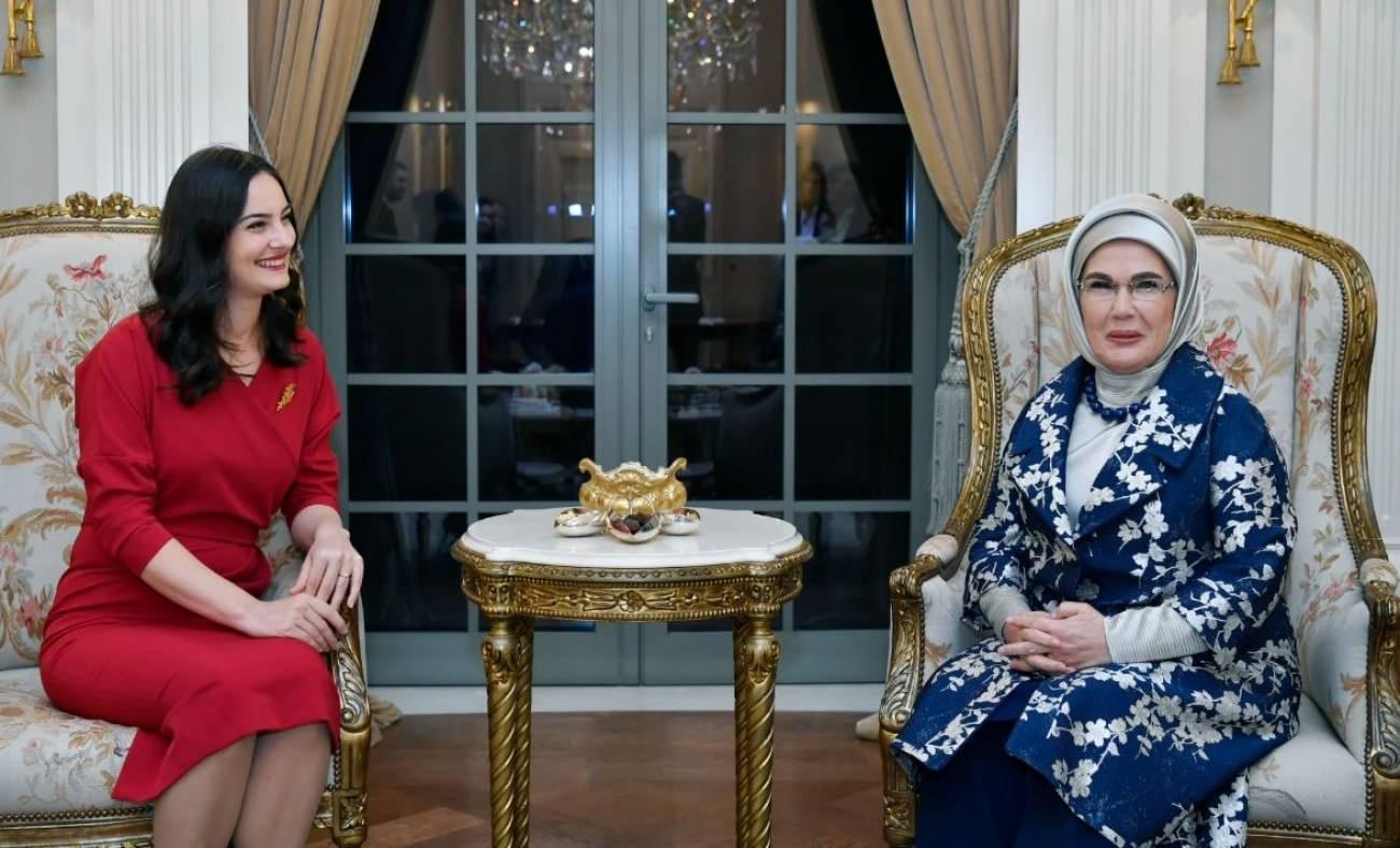 Emine Erdoğan ile Karadağ Devlet Başkanı'nın eşi Milena Milatovic ile buluştu