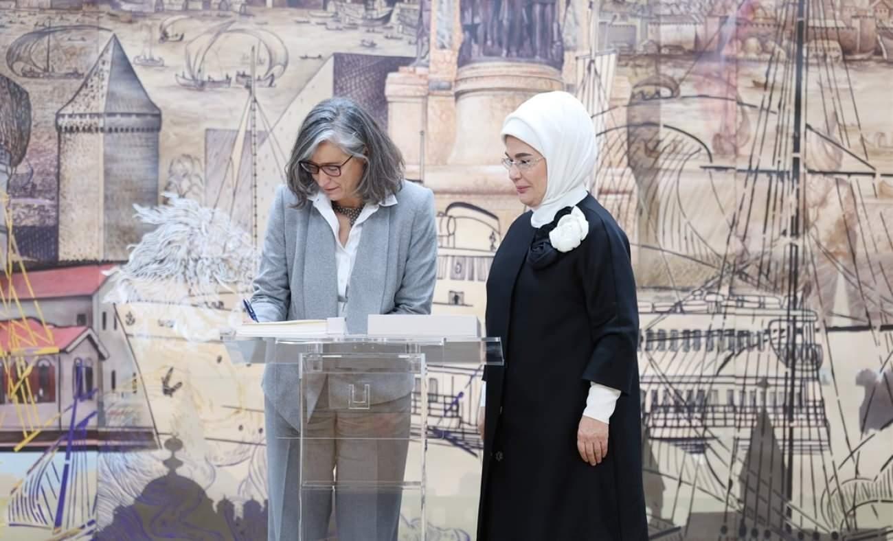 Emine Erdoğan başkanlık yaptı! Anaclaudia Rossbach'dan önemli imza