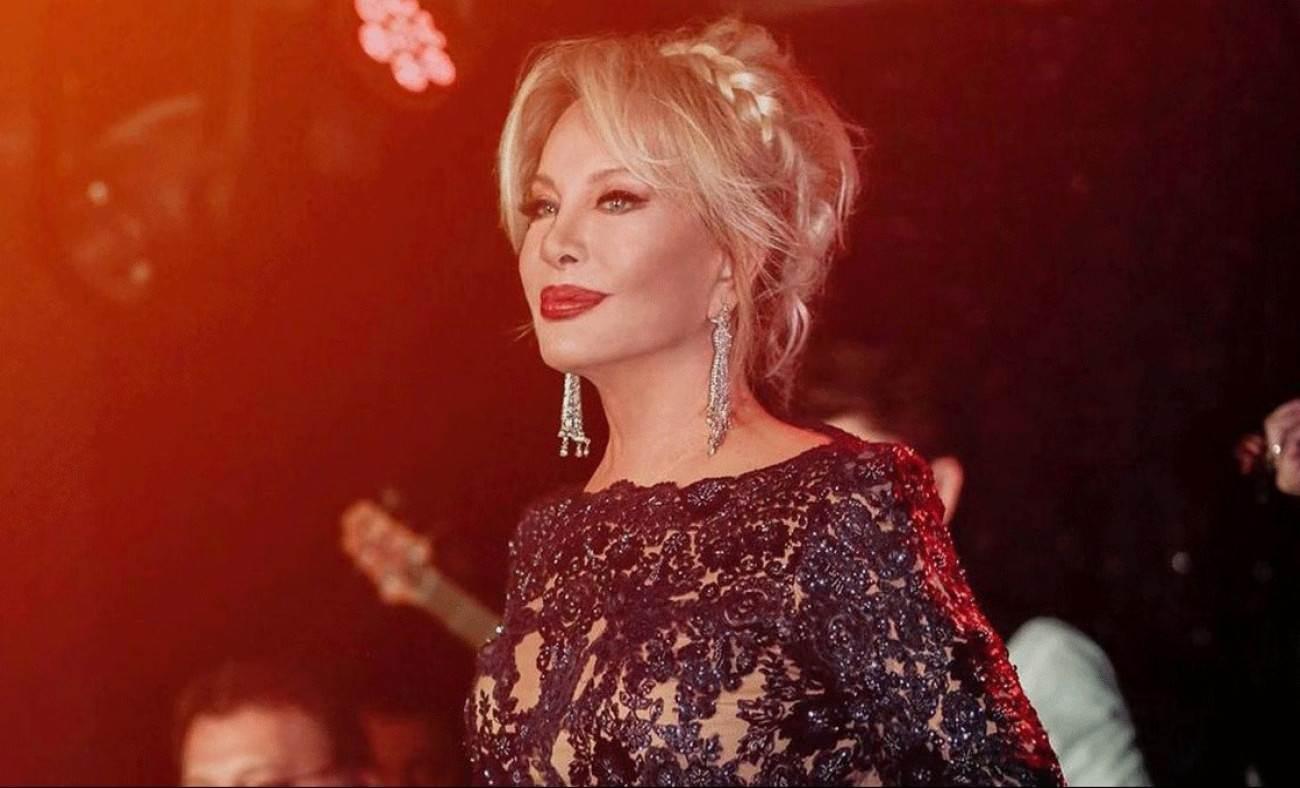 Emel Sayın'ın acı kaybı: "Çok sevdiğim canım teyzemi kaybettik"