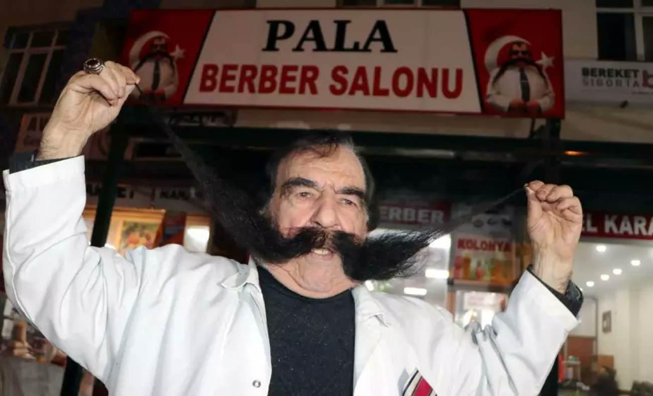60 yıldır bıyığını uzatıyor! 80 yaşındaki adam 1 metrelik bıyığıyla...
