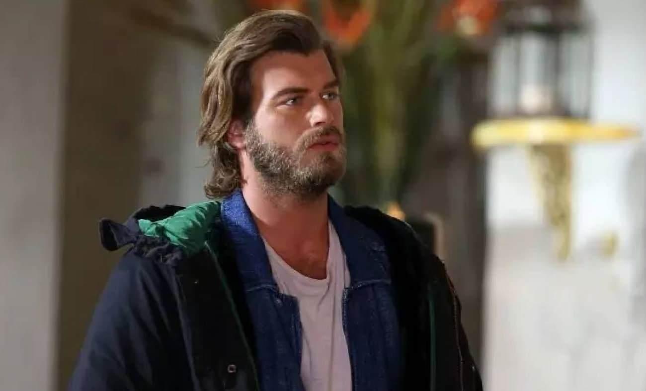 Kıvan&ccedil; Tatlıtuğ okula başladı! Hayranları adeta yarışa girdi