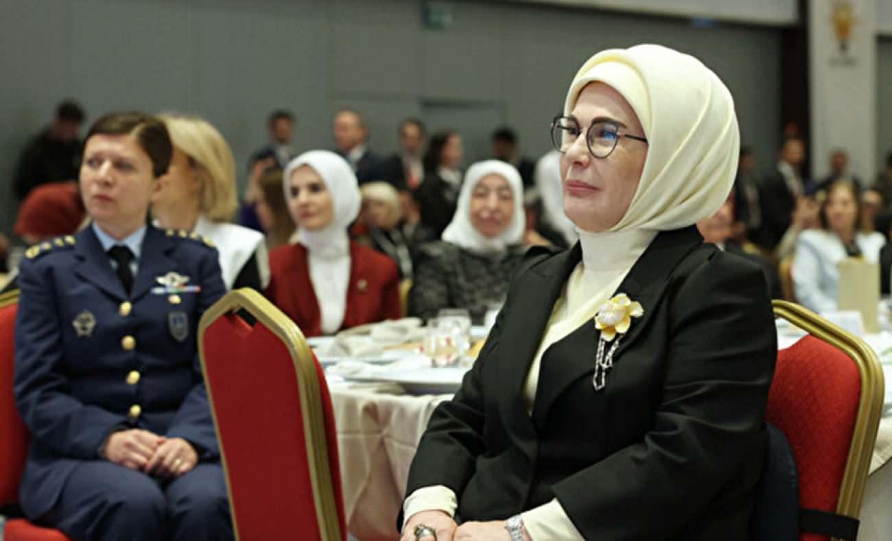 Emine Erdoğan Anneler Günü'nde Mattia Ahmet Minguzzi'nin annesiyle buluştu